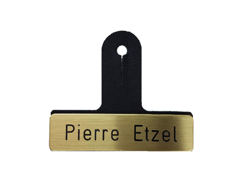 ETZEL® Namensschild auf Lederlasche mit Knopfloch, gold